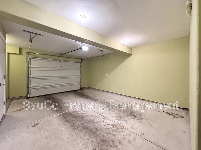 175 NE 80th Ave — Photo 26