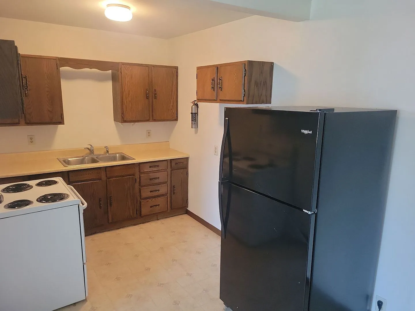 516 S Webb Street — Photo 2