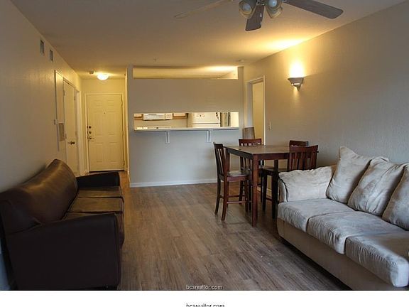 4th image of 519 Southwest Pkwy APT 204