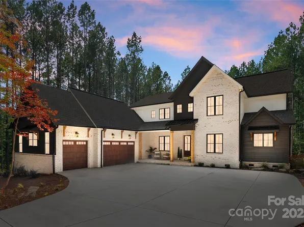 5135 Pelican Point Dr, Denver, NC 28037