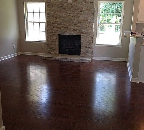 4th image of 613 Woodcott Dr