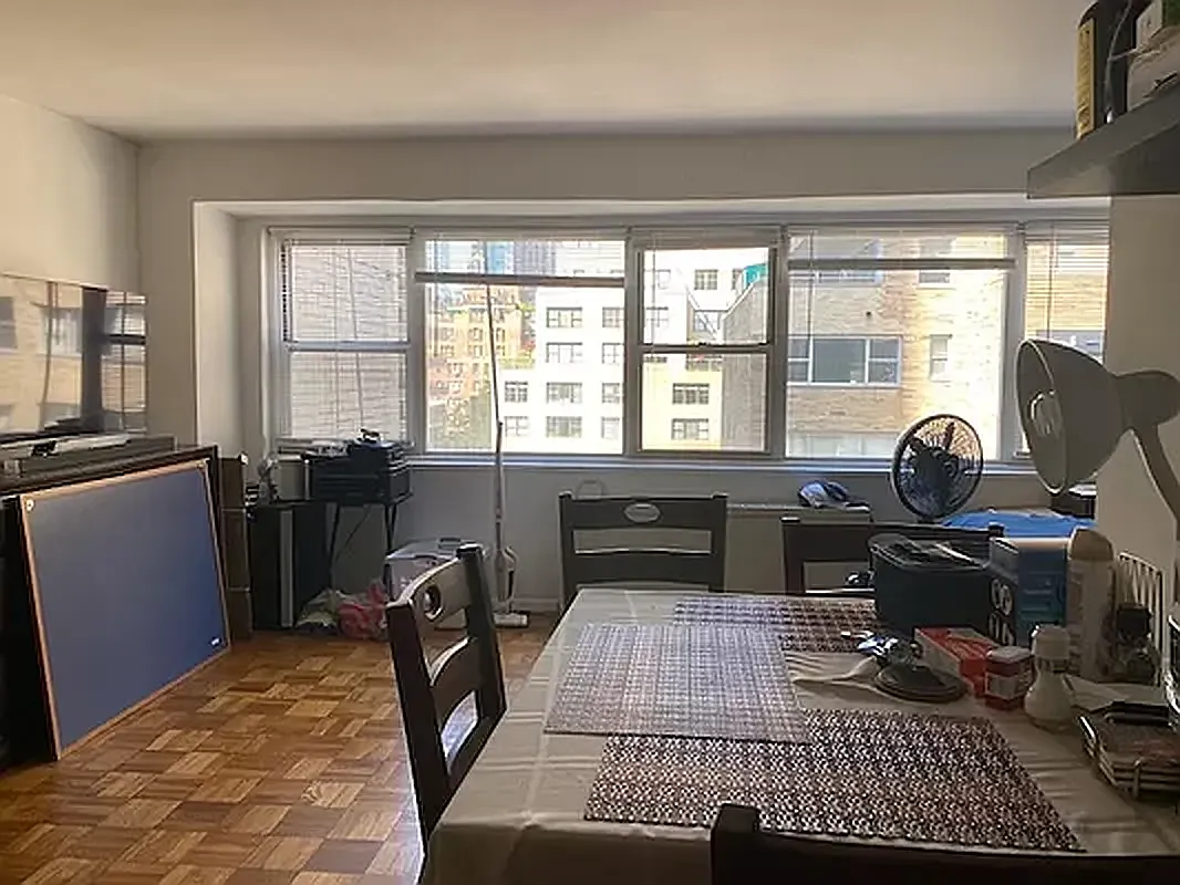 321 East 48th Street — Photo 3