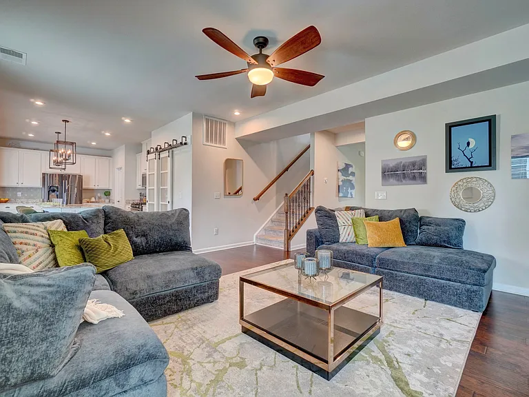800 Corcormant Ln — Photo 9