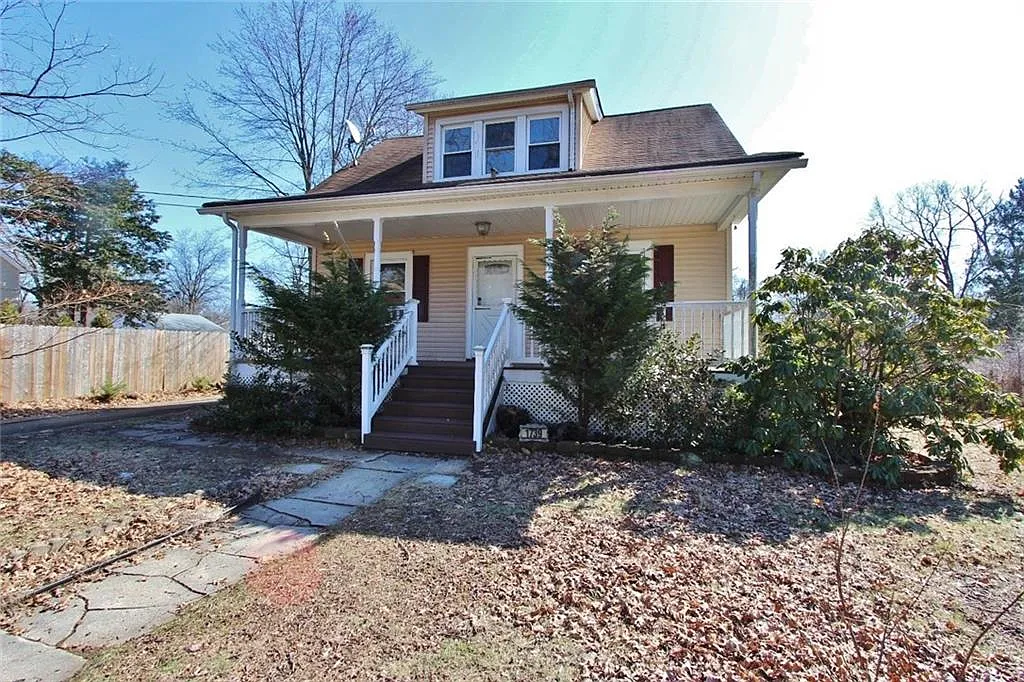 1739 W 4th St photo 1