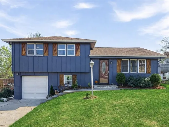818 N 84th Dr, Kansas City, KS 66112