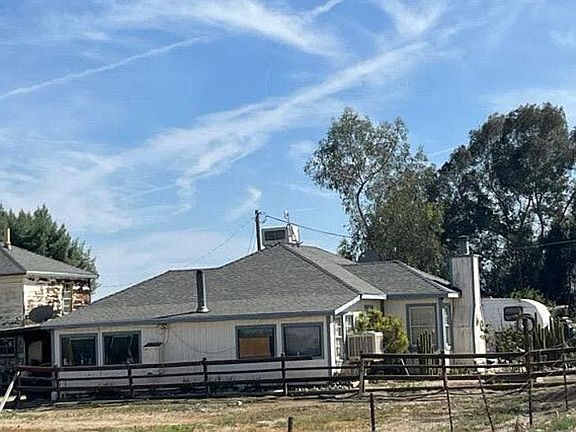 2nd image of 28715 W Jayne Ave