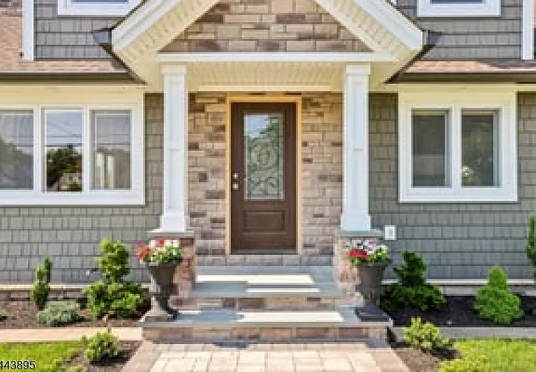 50 Lincoln Pl — Photo 3