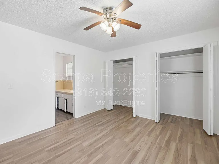 313 E Woodrow Pl — Photo 16