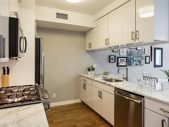 4th image of 315 12th St #1