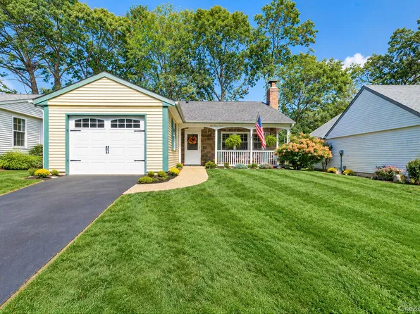148 Laurance Lane, Ridge, NY 11961