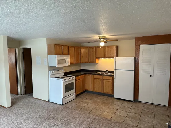 910 Maple St #16, Lisbon, ND 58054