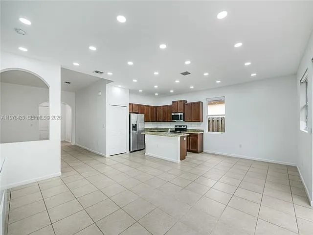 11863 SW 253rd Ter — Photo 3