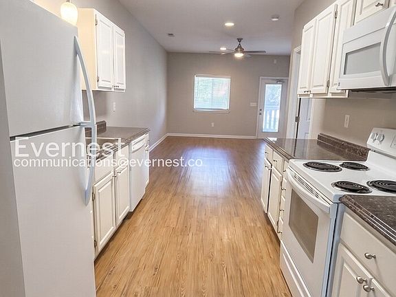 3rd image of 224 W Acadia Ave #100