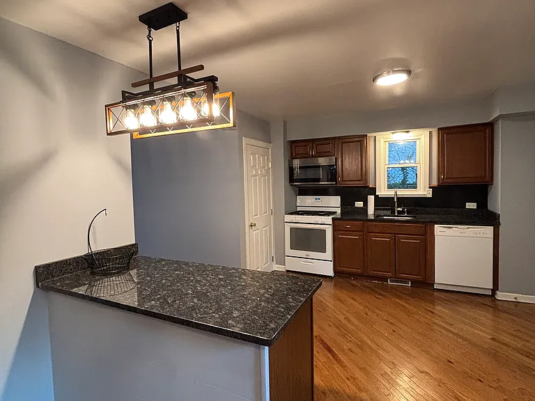 1204 Fallowfield Ave — Photo 12