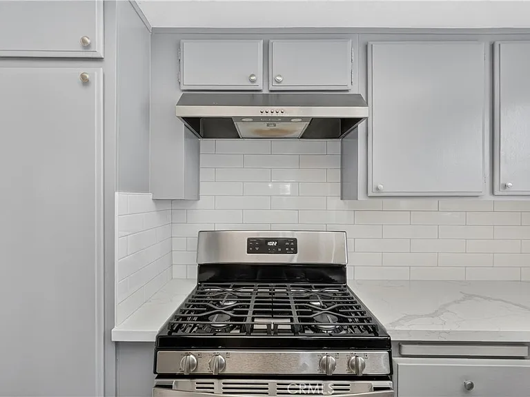 659 N Lark Ellen Ave — Photo 13