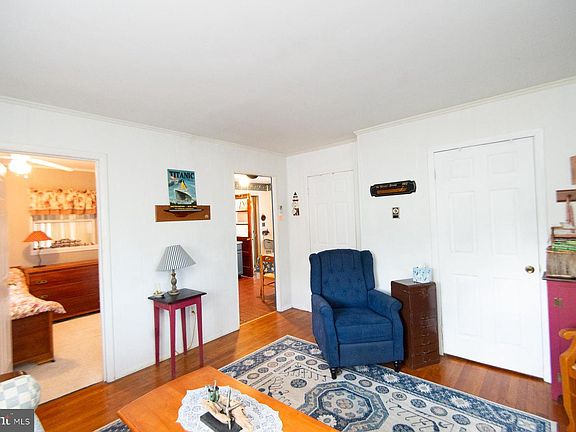 5th image of 819 Seabreeze Rd