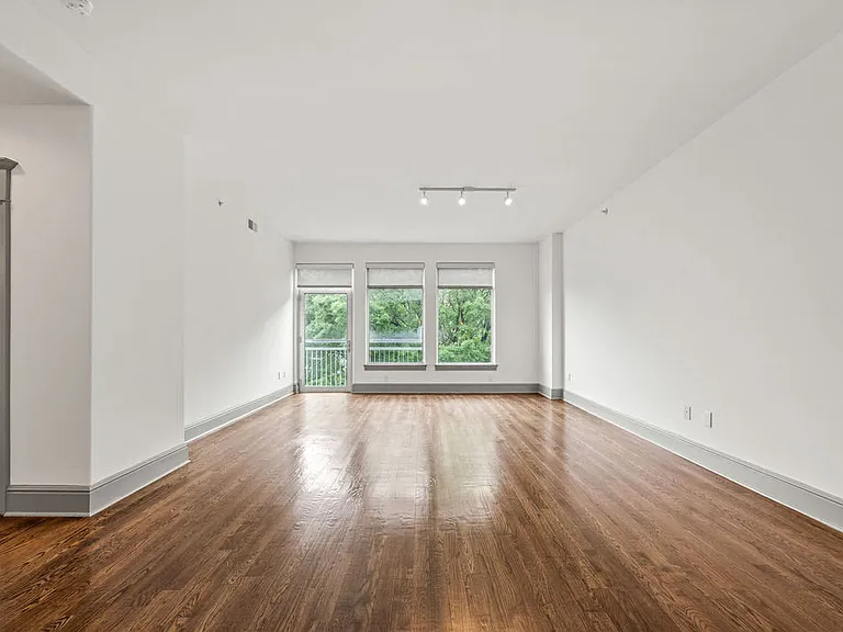 The Residence at Southpark — Photo 34