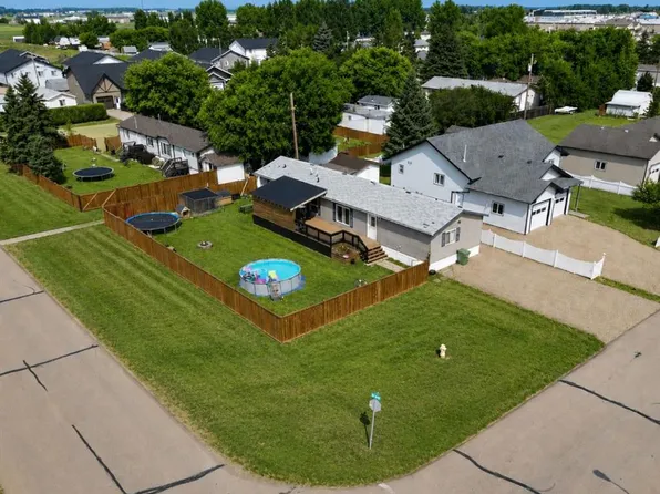10226 W 103rd Ave, Mackenzie County, AB T0H 2H0