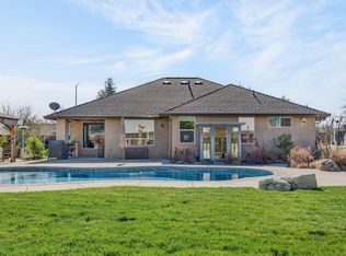 19324 Hollow Ln, Redding, CA 96003
