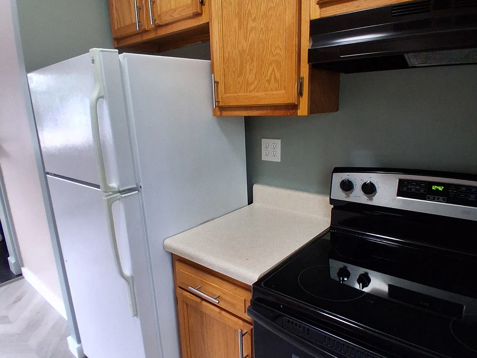1 bed, 700 sqft, $1,200 — Photo 2