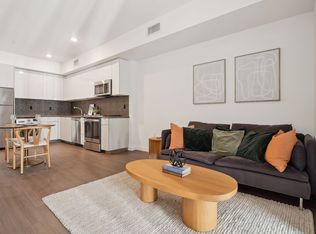 Luna On Wilshire, Los Angeles, CA 90010