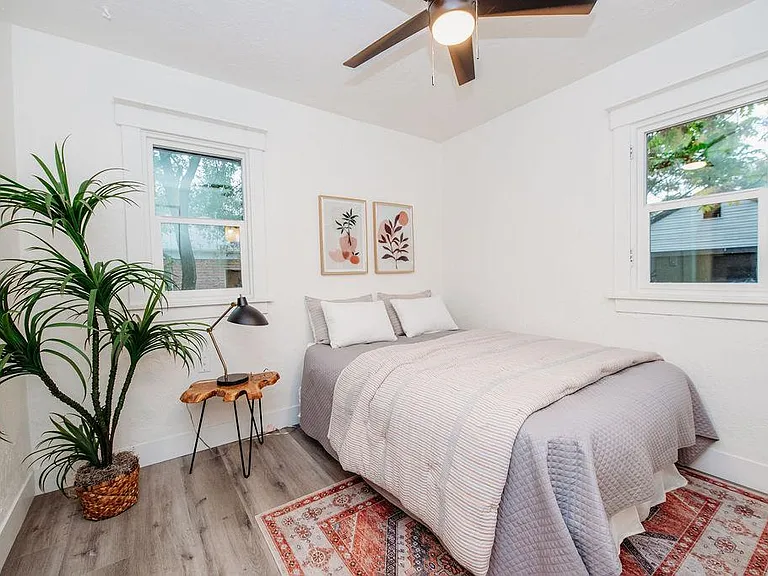 2213 Jackson Ave #1 — Photo 11