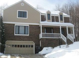 131 Village Dr, Cranberry Twp, PA 16066