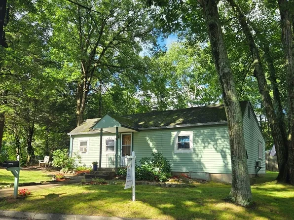 13 Park Ln, Wayland, MA 01778