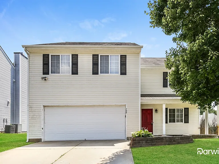 704 Sunmeadow Dr — Photo 1