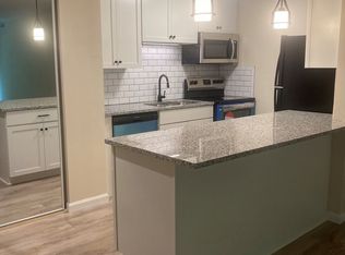 530-540 Lake St #2F, Grayslake, IL 60030