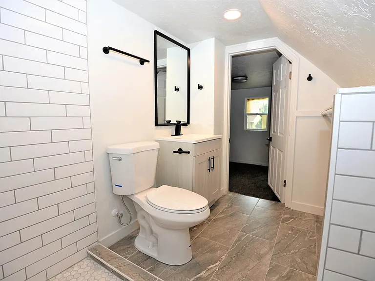 2661 Eccles Ave — Photo 7