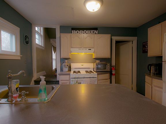 4th image of 439 W South Orange Ave