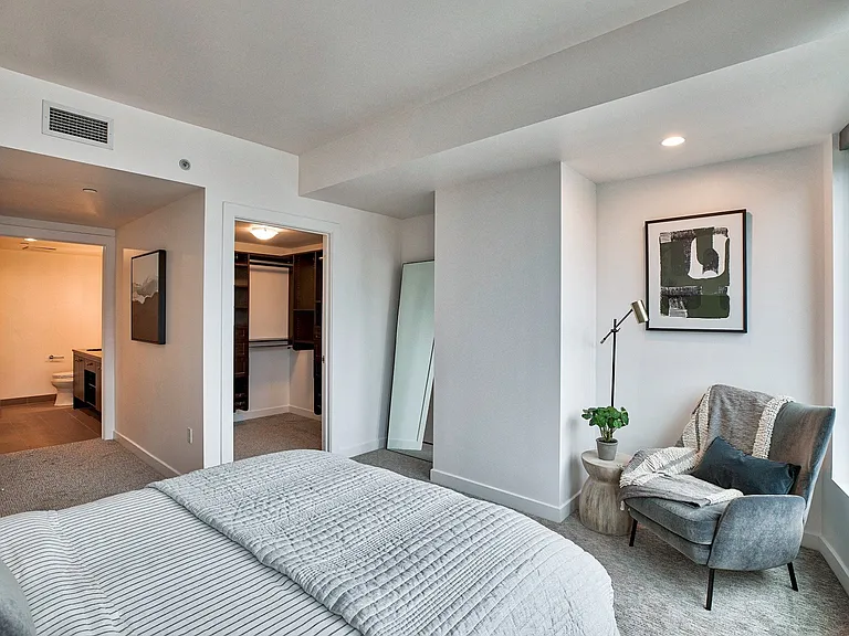 Large bedroom with bathroom and walk in closet