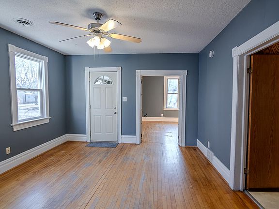 4th image of 355 Burgess St