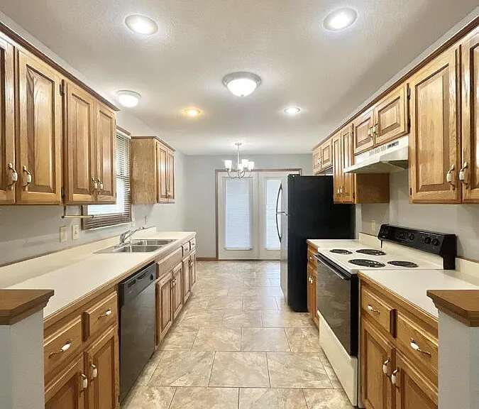 808 Grant St — Photo 29