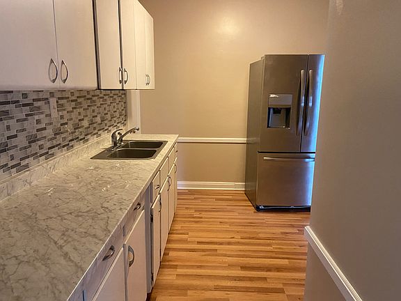 4th image of 408 Westmoreland Pl #2