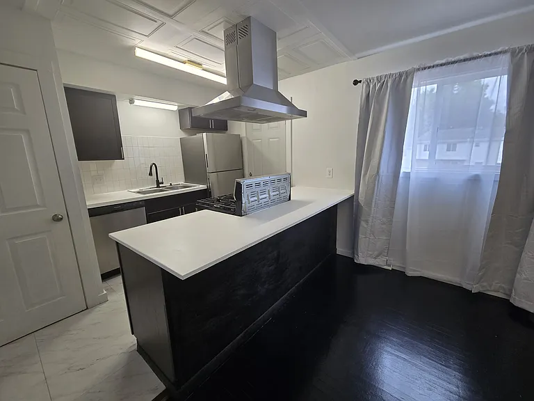 470 Zahn Dr #2 — Photo 3