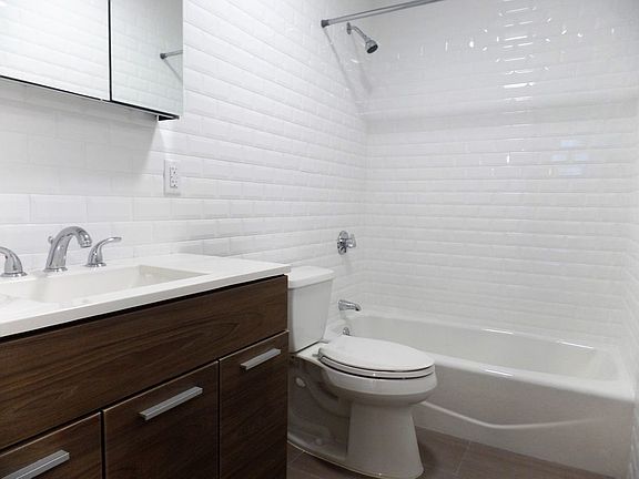 5th image of 156 W 74th St APT 1C