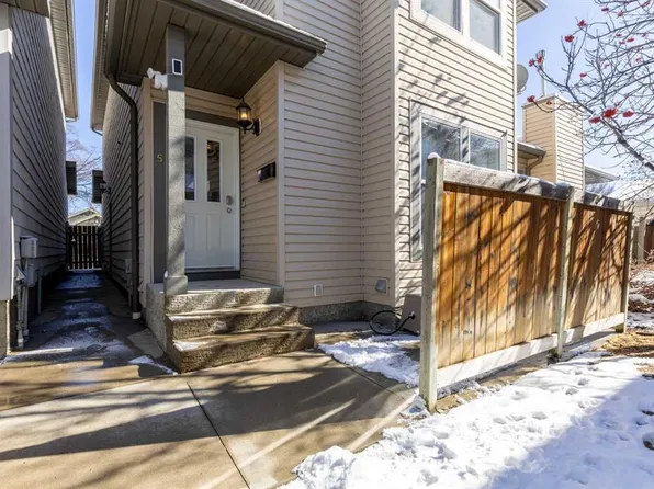 635 W 6th St S Unit 5, Lethbridge, AB T1J 2E4