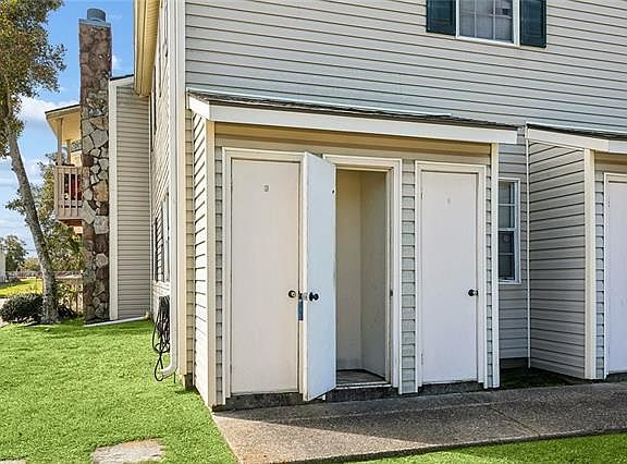 2nd image of 728 Village Rd APT G