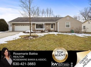 16 Fieldpoint Rd, Montgomery, IL 60538