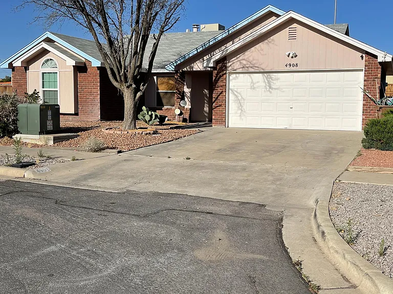 4908 Garnet Pl — Photo 2