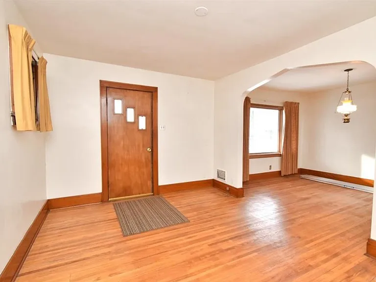 48 Modern Ave #1 — Photo 2