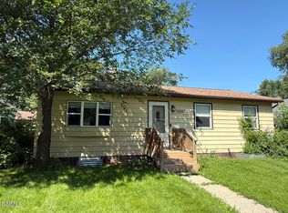 1109 1st Ave N, Jamestown, ND 58401