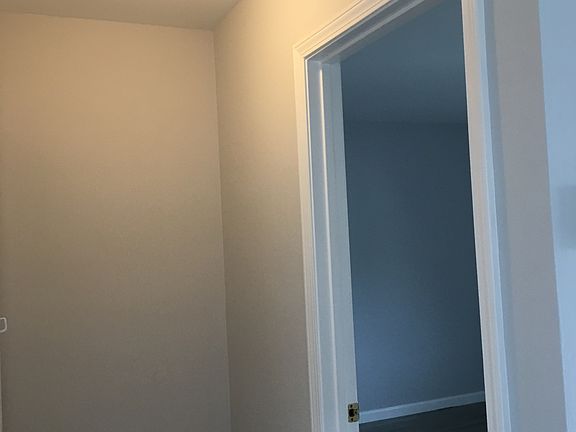 5th image of 1126 Cherry Ave APT 96