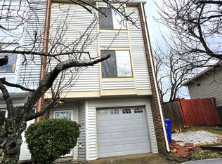 2033 N Cameron St, Arlington, VA 22207