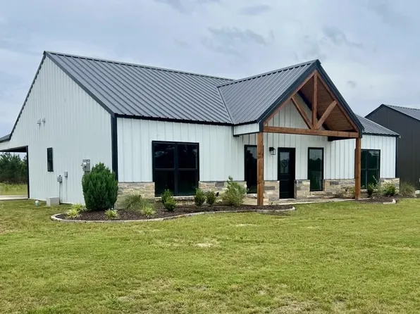 623 County Road 310, De Berry, TX 75639