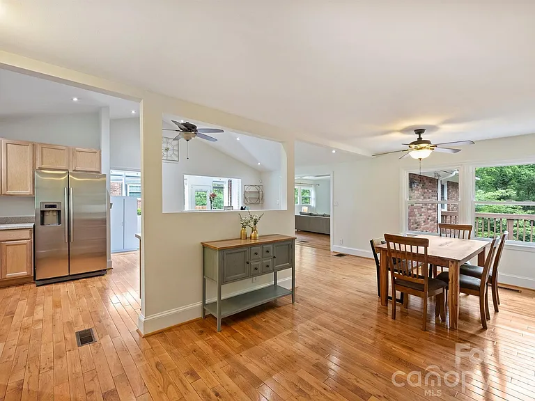 2027 Wensley Dr — Photo 7