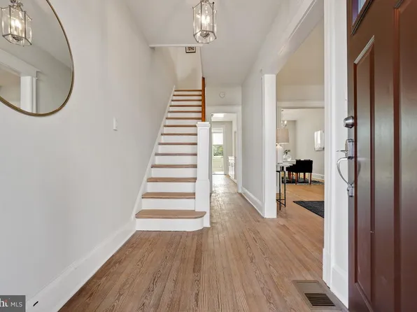 323 L St NE, Washington, DC 20002