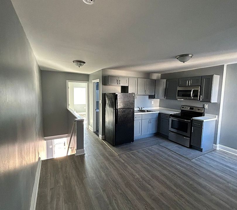 1st image of 6435 Chelwynde Ave Unit B